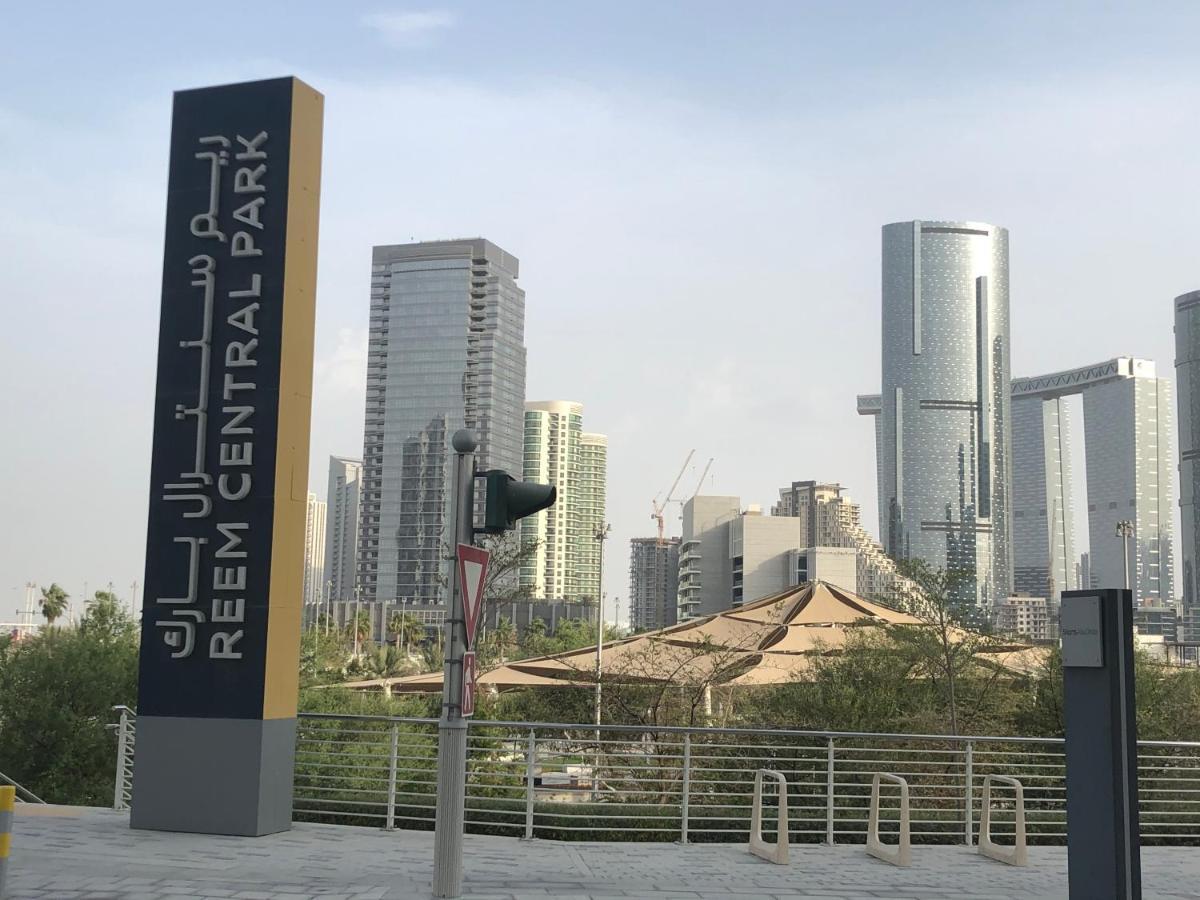Large Size One Bedroom Apartment With Sea View Abu Dhabi Bagian luar foto