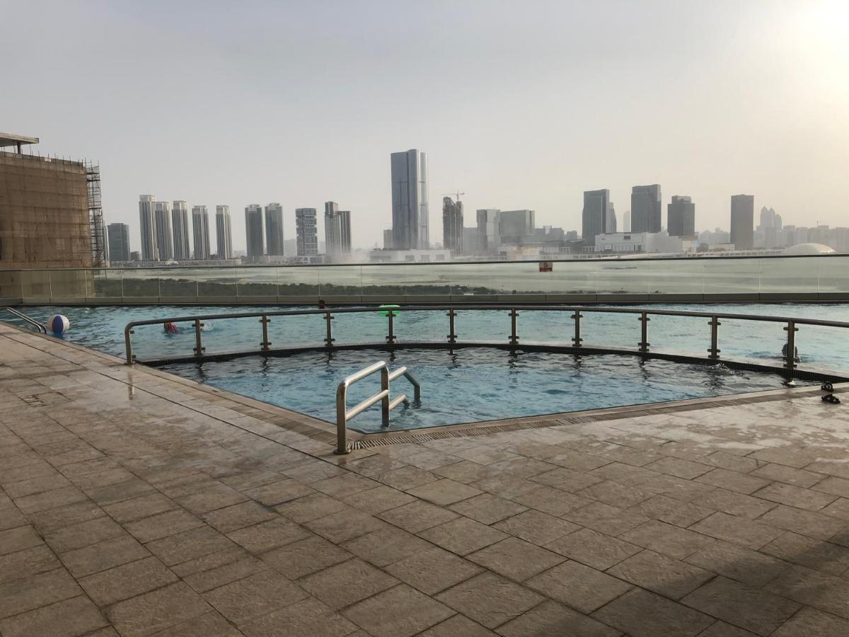 Large Size One Bedroom Apartment With Sea View Abu Dhabi Bagian luar foto