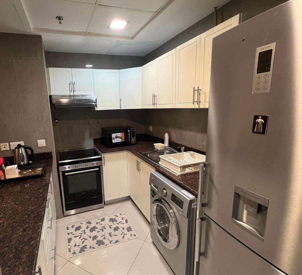 Large Size One Bedroom Apartment With Sea View Abu Dhabi Bagian luar foto